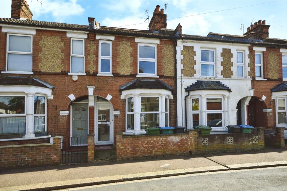 3 bedroom Mid Terrace House for sale