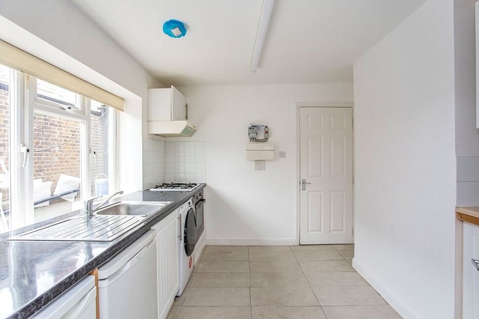 Main image of 1 bedroom Flat to rent, Watling Street, Radlett, Hertfordshire, WD7