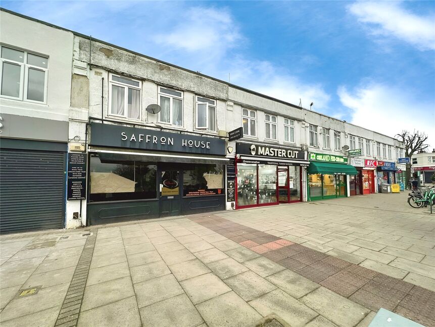 Main image of 2 bedroom Flat for sale, Courtlands Drive, Watford, Hertfordshire, WD17