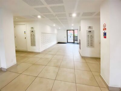 2 bedroom  Flat for sale