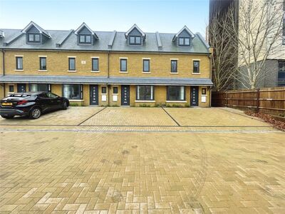 4 bedroom Mid Terrace House for sale