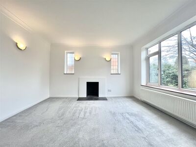 Coningesby Drive, 3 bedroom Detached House to rent, £2,250 pcm