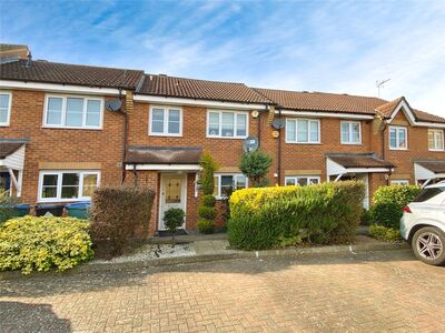 Derwent Close, 4 bedroom Mid Terrace House for sale, £550,000