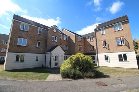 Scammell Way, 2 bedroom  Flat to rent, £1,550 pcm