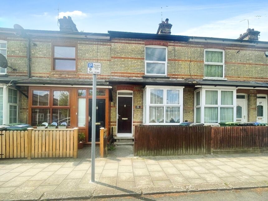 2 bedroom Mid Terrace House for sale