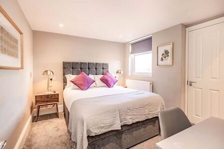 Queens Place, 1 bedroom  Room to rent, £900 pcm