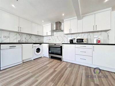 College Road, 1 bedroom  Flat to rent, £1,350 pcm