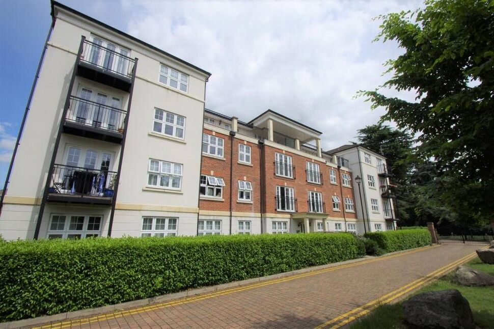 Main image of 2 bedroom  Flat to rent, Colnhurst Road, Watford, Hertfordshire, WD17