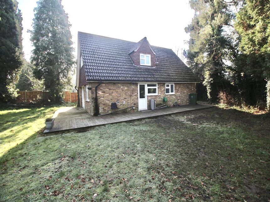 Main image of 4 bedroom Detached House to rent, Hempstead Road, Watford, Hertfordshire, WD17