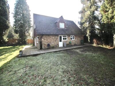 Hempstead Road, 4 bedroom Detached House to rent, £2,700 pcm