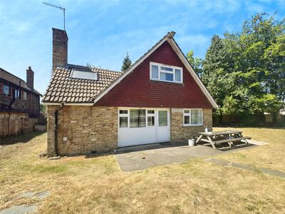 Hempstead Road, 4 bedroom Detached House to rent, £2,700 pcm
