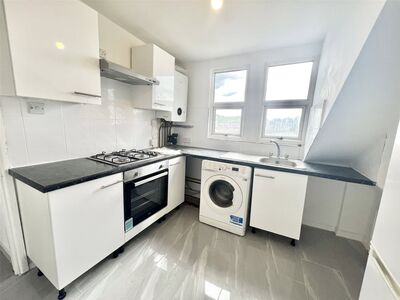 St. Albans Road, 1 bedroom  Flat to rent, £1,150 pcm