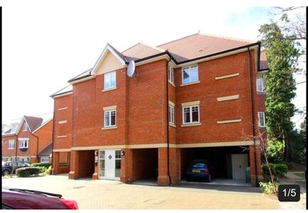 Priory Fields, 2 bedroom  Flat to rent, £1,700 pcm