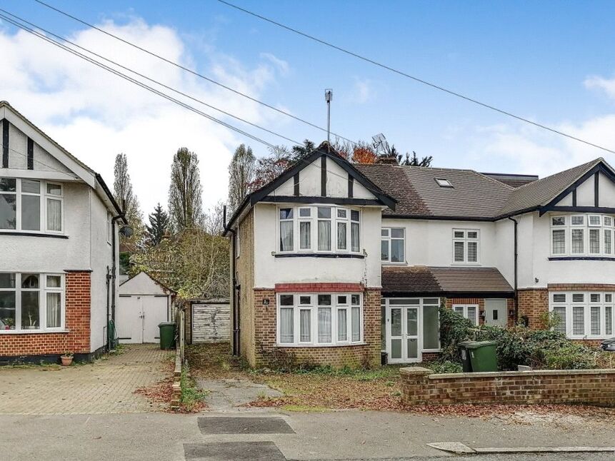 Main image of 4 bedroom Semi Detached House to rent, Courtlands Drive, Watford, Hertfordshire, WD17