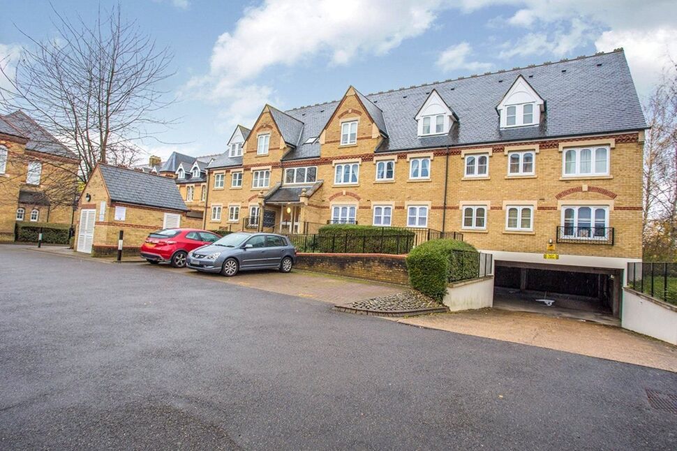 Main image of 1 bedroom  Flat to rent, Hallam Close, Watford, Hertfordshire, WD24