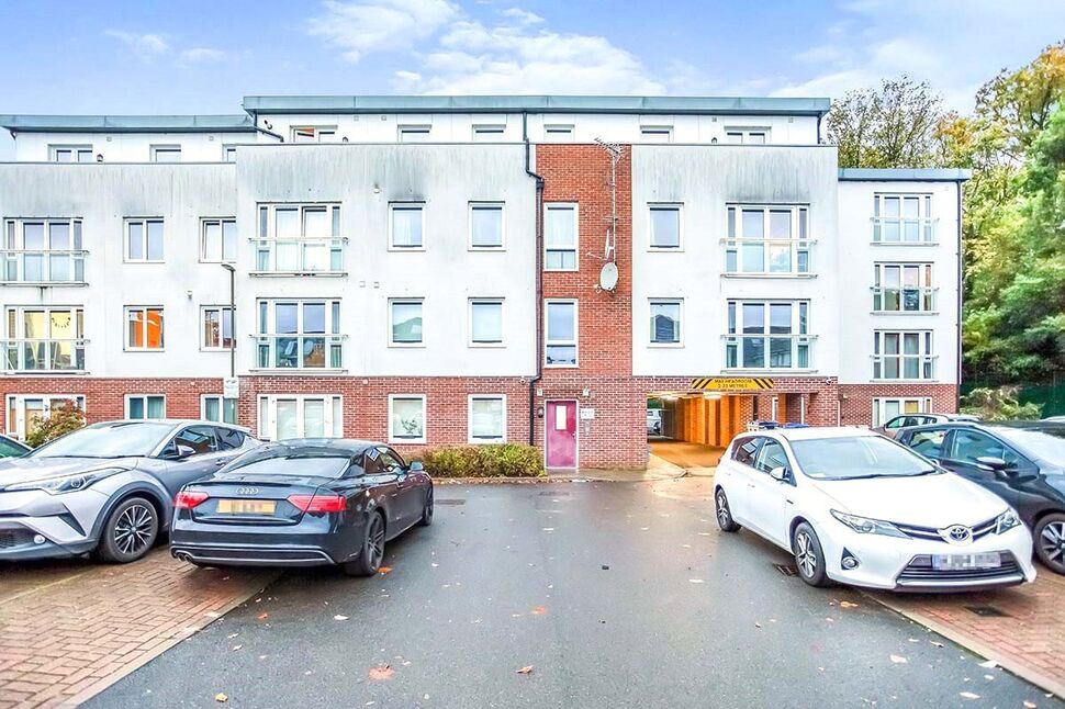 Main image of 2 bedroom  Flat to rent, Queen Marys Avenue, Watford, Hertfordshire, WD18