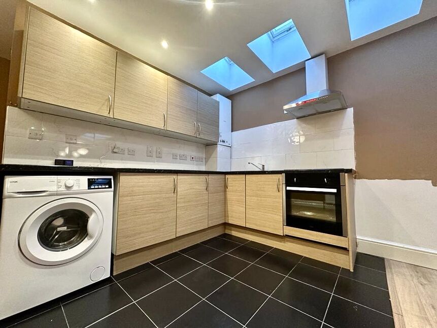 Main image of 1 bedroom Flat to rent, St. Albans Road, Watford, Hertfordshire, WD24