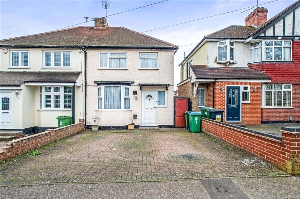 Main image of 3 bedroom Semi Detached House to rent, North Approach, Watford, Hertfordshire, WD25