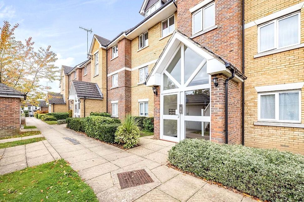 Main image of 2 bedroom  Flat to rent, Farthing Close, Watford, Hertfordshire, WD18