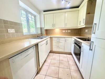 Priory Fields, 2 bedroom  Flat to rent, £1,650 pcm