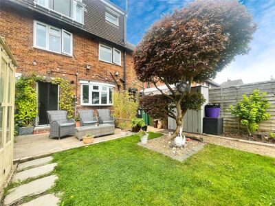 4 bedroom Mid Terrace House for sale