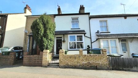 St. James Road, 2 bedroom Mid Terrace House for sale, £440,000