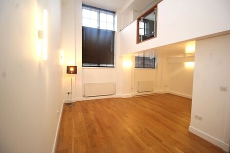 Gammons Lane, 1 bedroom  Flat to rent, £1,450 pcm