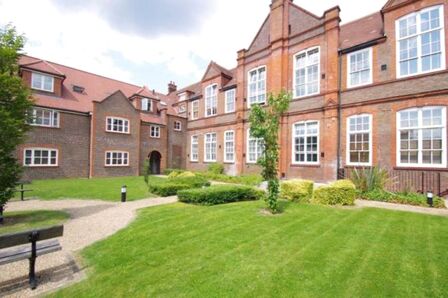 Gammons Lane, 1 bedroom  Flat to rent, £1,350 pcm