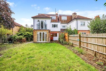 Monmouth Road, 2 bedroom  Flat to rent, £1,750 pcm