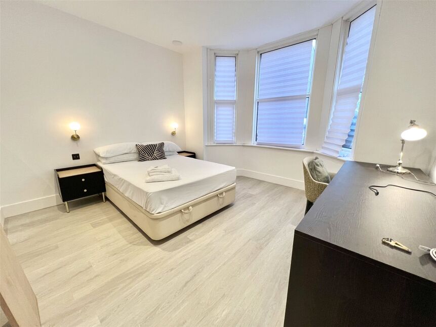 Main image of Room to rent, Queens Place, Watford, Hertfordshire, WD17