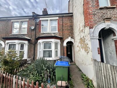 Vicarage Road, 2 bedroom  Flat to rent, &pound;1,400 pcm