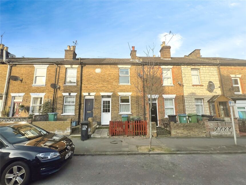 Main image of 2 bedroom Mid Terrace House to rent, Cross Street, Watford, Hertfordshire, WD17