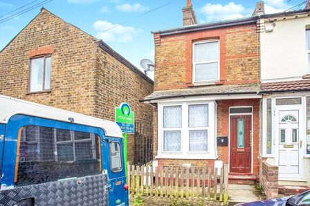 Cecil Street, 1 bedroom  Flat to rent, £1,050 pcm