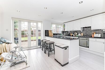 North Western Avenue, 3 bedroom Semi Detached House to rent, &pound;2,100 pcm