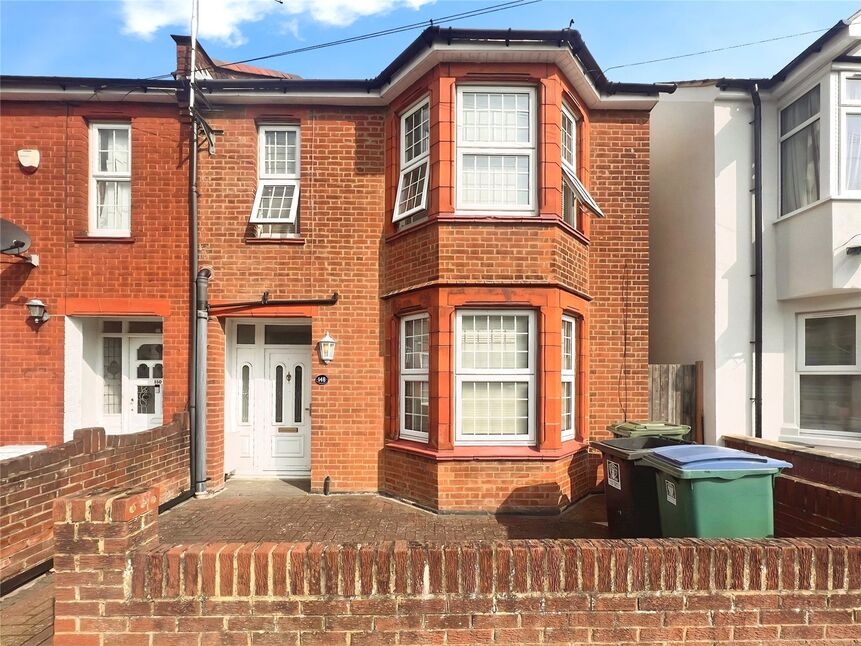 Main image of Room to rent, Queens Avenue, Watford, Hertfordshire, WD18