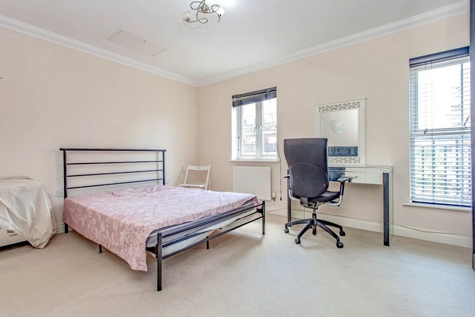 Main image of Room to rent, The Gateway, Watford, Hertfordshire, WD18