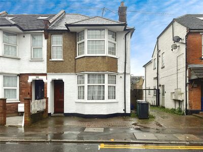 Whippendell Road, 3 bedroom End Terrace House to rent, &pound;2,100 pcm