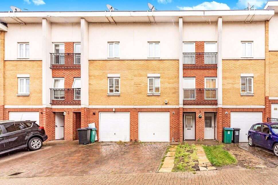 Main image of 4 bedroom Mid Terrace House to rent, The Gateway, Watford, Hertfordshire, WD18