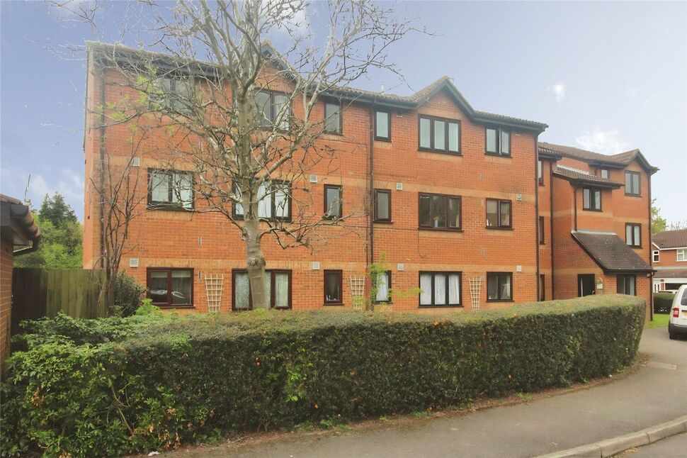 Main image of 1 bedroom Flat to rent, Courtlands Close, Watford, Hertfordshire, WD24