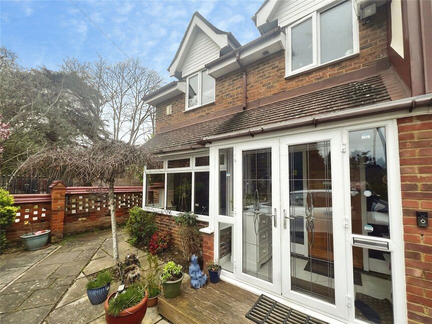 Main image of Room to rent, Hempstead Road, Watford, Hertfordshire, WD17