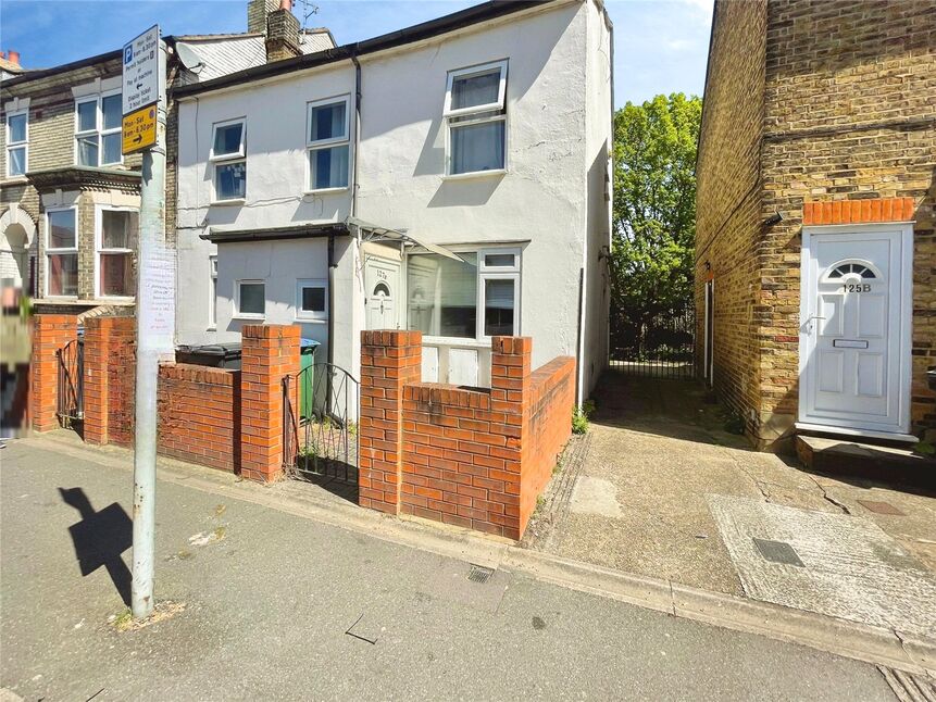 1 bedroom Flat for sale