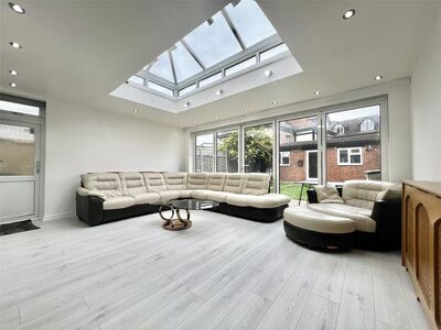 Alders Road, 4 bedroom House to rent, &pound;3,700 pcm