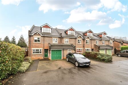 5 bedroom Semi Detached House for sale