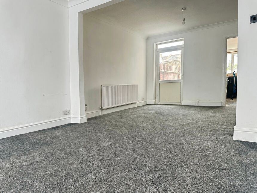 Main image of 4 bedroom Mid Terrace House to rent, Whippendell Road, Watford, Hertfordshire, WD18