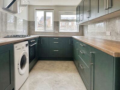 Whippendell Road, 3 bedroom Mid Terrace House to rent, &pound;2,250 pcm