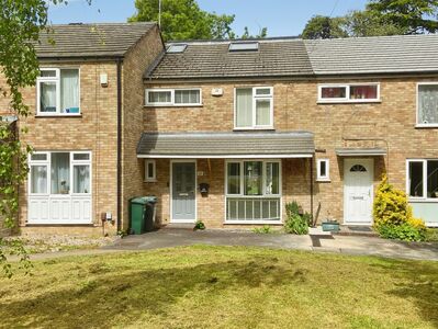 4 bedroom Mid Terrace House for sale