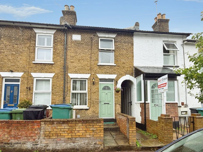2 bedroom Mid Terrace House for sale