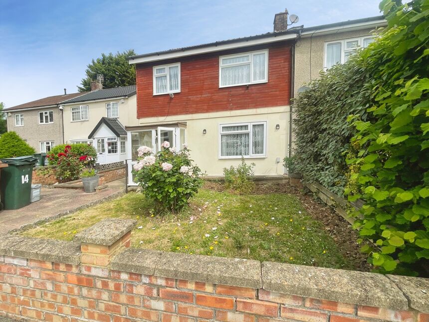 Main image of 3 bedroom Semi Detached House for sale, Kirkcaldy Green, Watford, Hertfordshire, WD19