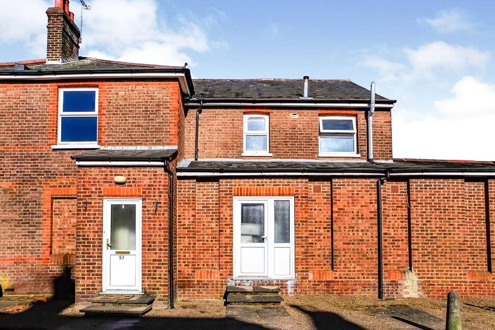 Main image of 1 bedroom Flat to rent, Adrian Road, Abbots Langley, Hertfordshire, WD5