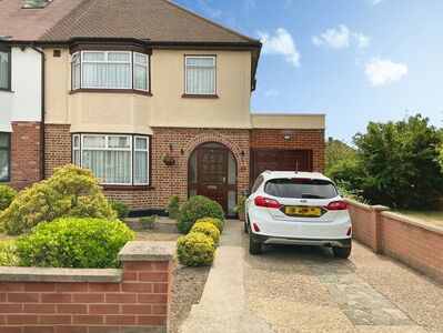 Lansdowne Close, 3 bedroom Semi Detached House for sale, &pound;575,000